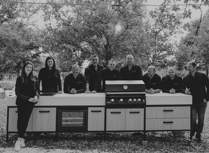 The Evoluta team behind a POP outdoor kitchen in Istria